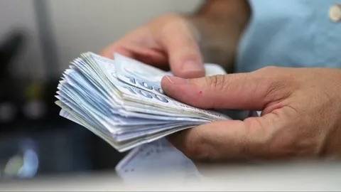 Bankalar faiz yarışında: İşte 1 milyon liraya bankaların verdiği aylık faiz oranları ve kazançları 4